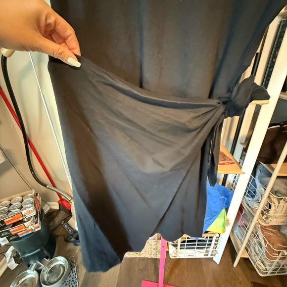 Vince Black Tie-Waist Midi Dress size Small pre loved - Picture 3 of 4